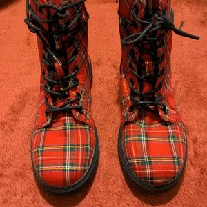 So women's red/multi plaid fabric combat boot, size 7.5 M
